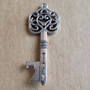 Vintage Silver Key Wall Decor